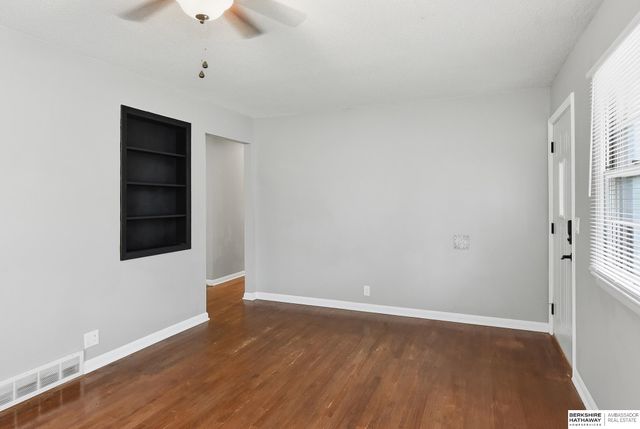 5016 N 61st Street, Omaha, NE 68104