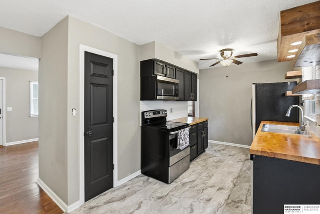 5016 N 61st Street, Omaha, NE 68104