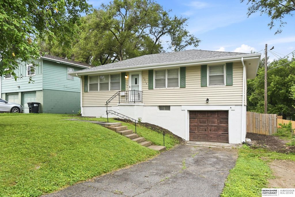 5016 N 61st Street, Omaha, NE 68104