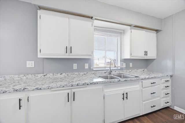 6601 Eucalyptus Drive 136, Bakersfield, CA 93306