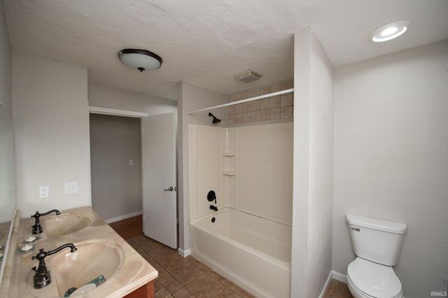 5 Samuel Court, Lafayette, IN 47905