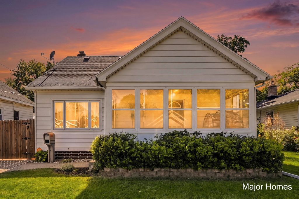 1947 Blandford Avenue SW, Wyoming, MI 49519