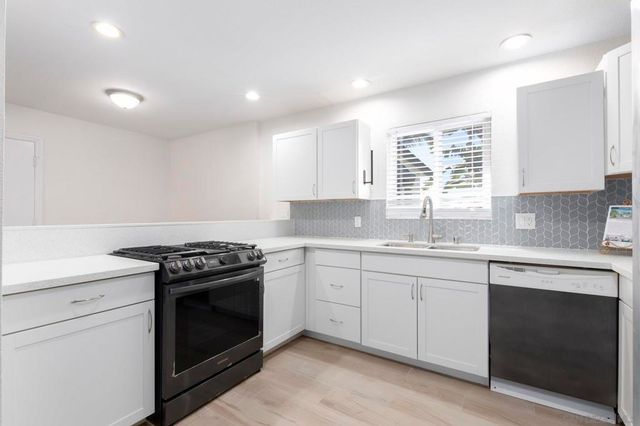 2821 Macdonald, Oceanside, CA 92054