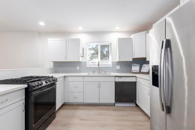 2821 Macdonald, Oceanside, CA 92054