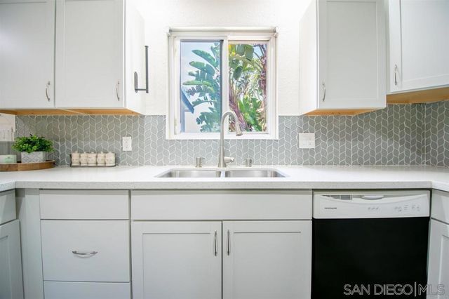 2821 Macdonald, Oceanside, CA 92054