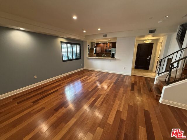 5401 Morella Avenue 101, Valley Village, CA 91607
