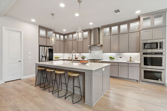 8432 Twistpine Road, Frisco, TX 75035