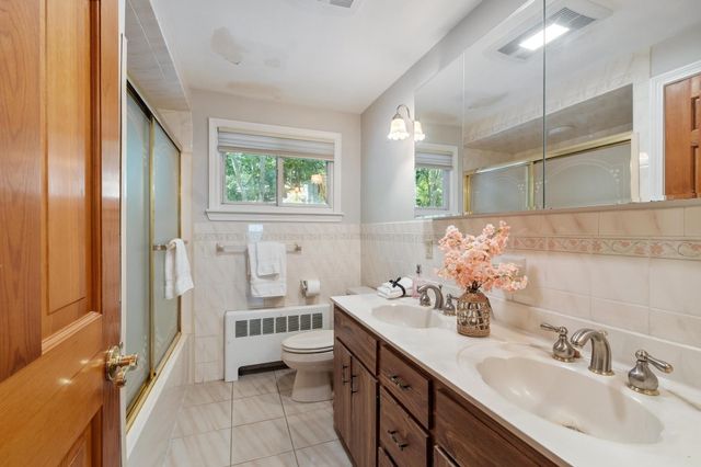 1 Standish Road, Lynnfield, MA 01940