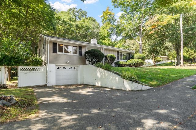 1 Standish Road, Lynnfield, MA 01940