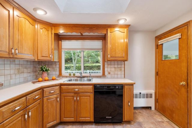 1 Standish Road, Lynnfield, MA 01940