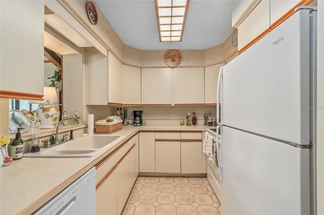 6157 W HIGHWAY 329, Reddick, FL 32686