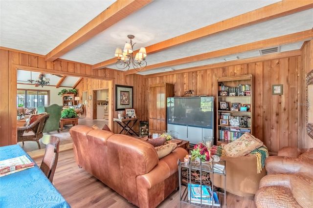 6157 W HIGHWAY 329, Reddick, FL 32686