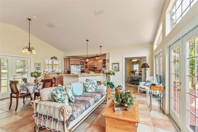 6157 W HIGHWAY 329, Reddick, FL 32686