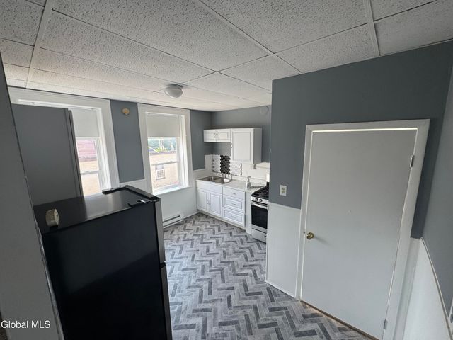 663 2nd Avenue 2S, Troy, NY 12182