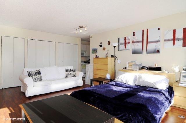 33 W Delaware Place 20E, Chicago, IL 60610