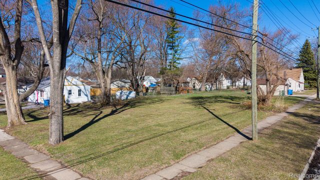 24300 McDonald Street, Dearborn Heights, MI 48125