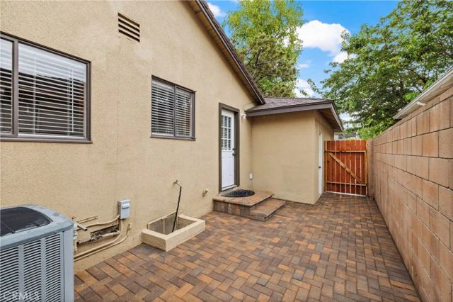 15944 Gledhill, North Hills, CA 91343