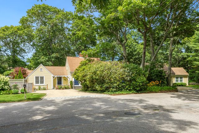 24 North Hill Drive, Falmouth, MA 02540