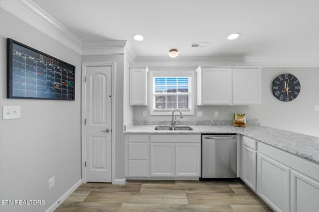 7424 Rugged Bark Lane, Knoxville, TN 37924