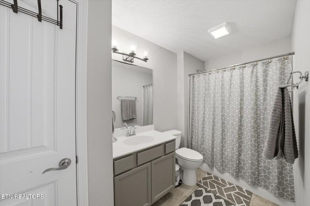 7424 Rugged Bark Lane, Knoxville, TN 37924