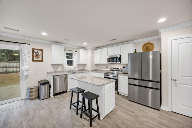 169 Carriagebrook Circle, Camden, SC 29020