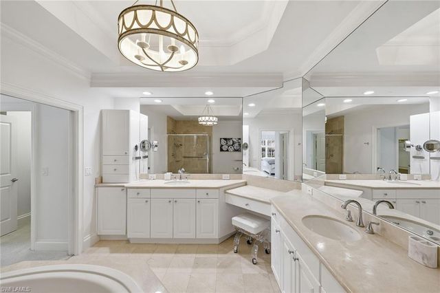 411 6th ST S 202, Naples, FL 34102