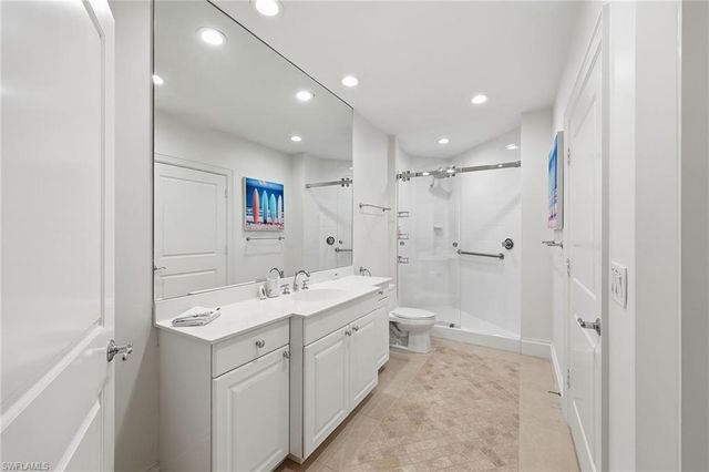 411 6th ST S 202, Naples, FL 34102
