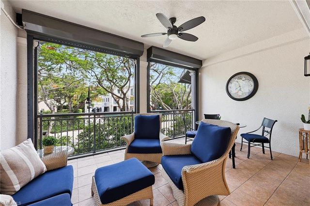 411 6th ST S 202, Naples, FL 34102