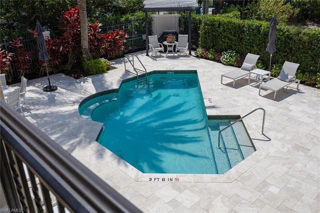 411 6th ST S 202, Naples, FL 34102