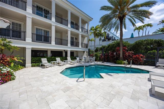 411 6th ST S 202, Naples, FL 34102