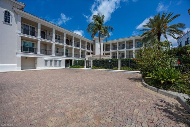 411 6th ST S 202, Naples, FL 34102