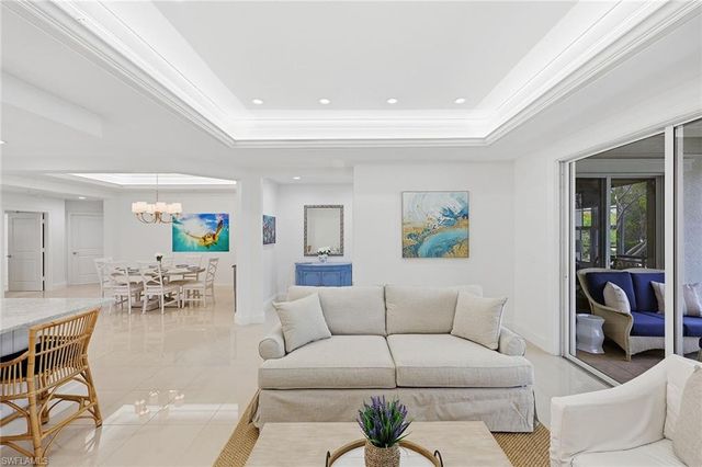 411 6th ST S 202, Naples, FL 34102