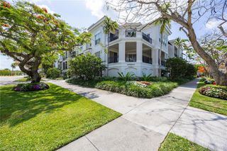 411 6th ST S 202, Naples, FL 34102