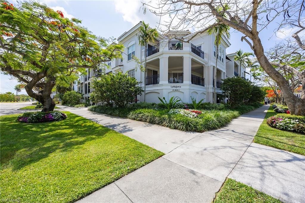 411 6th ST S 202, Naples, FL 34102