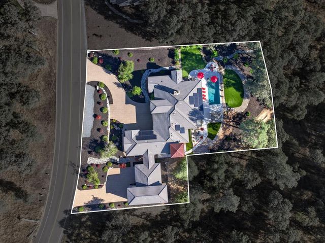 23310 Darkhorse Dr, Auburn, CA 95602