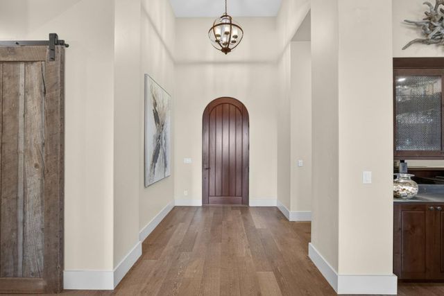 23310 Darkhorse Dr, Auburn, CA 95602