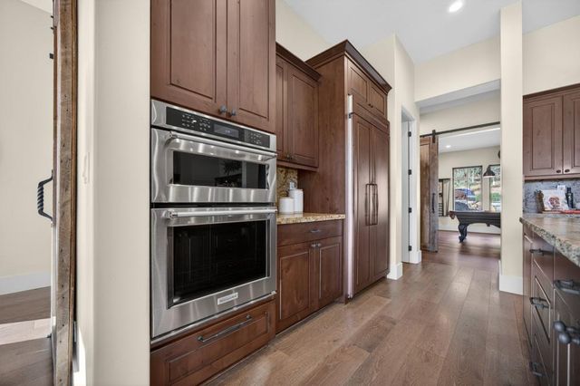 23310 Darkhorse Dr, Auburn, CA 95602
