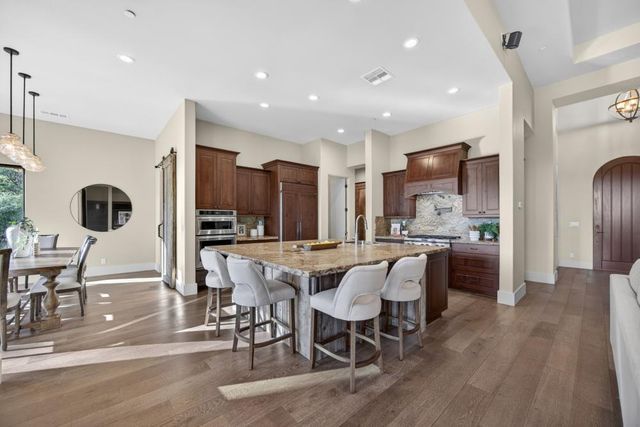 23310 Darkhorse Dr, Auburn, CA 95602