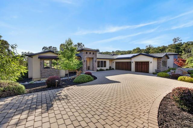 23310 Darkhorse Dr, Auburn, CA 95602
