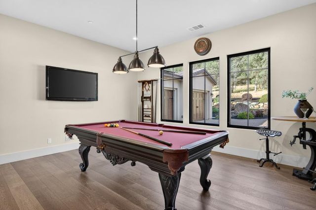 23310 Darkhorse Dr, Auburn, CA 95602
