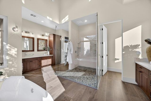 23310 Darkhorse Dr, Auburn, CA 95602