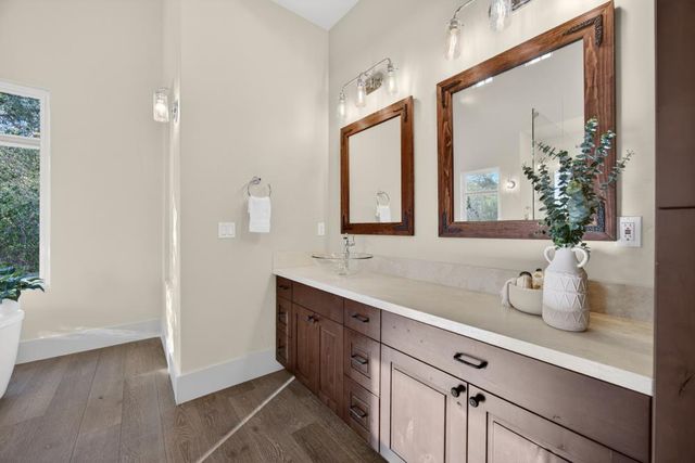 23310 Darkhorse Dr, Auburn, CA 95602