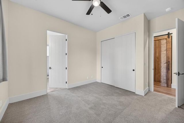 23310 Darkhorse Dr, Auburn, CA 95602