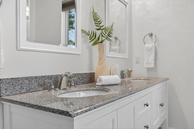 23310 Darkhorse Dr, Auburn, CA 95602