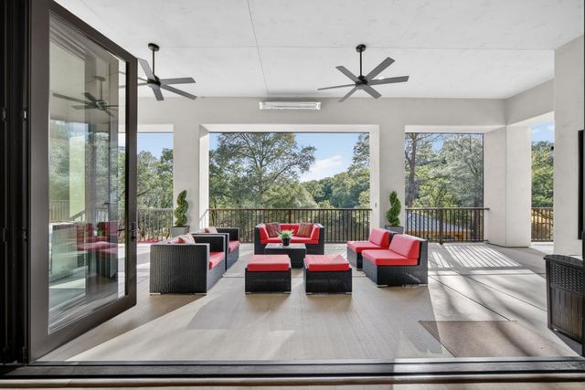 23310 Darkhorse Dr, Auburn, CA 95602