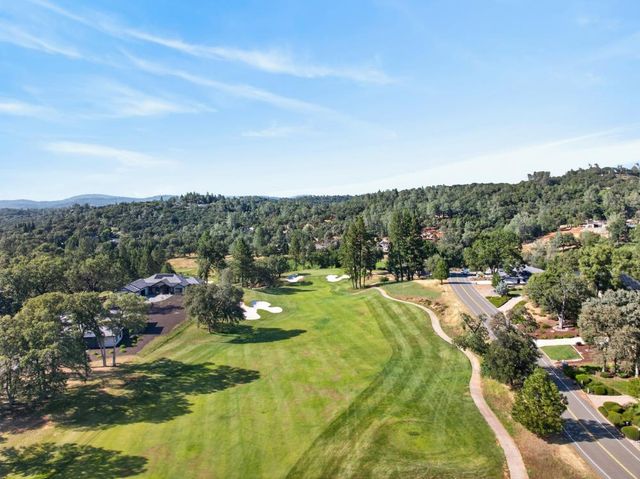 23310 Darkhorse Dr, Auburn, CA 95602