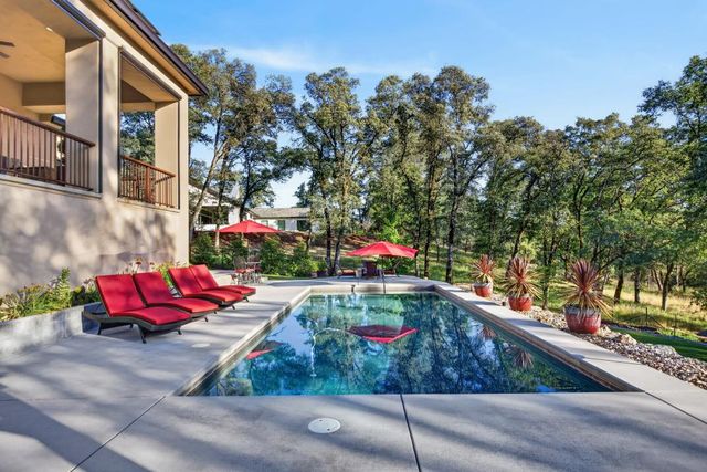 23310 Darkhorse Dr, Auburn, CA 95602