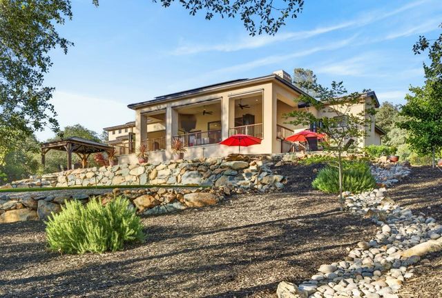 23310 Darkhorse Dr, Auburn, CA 95602