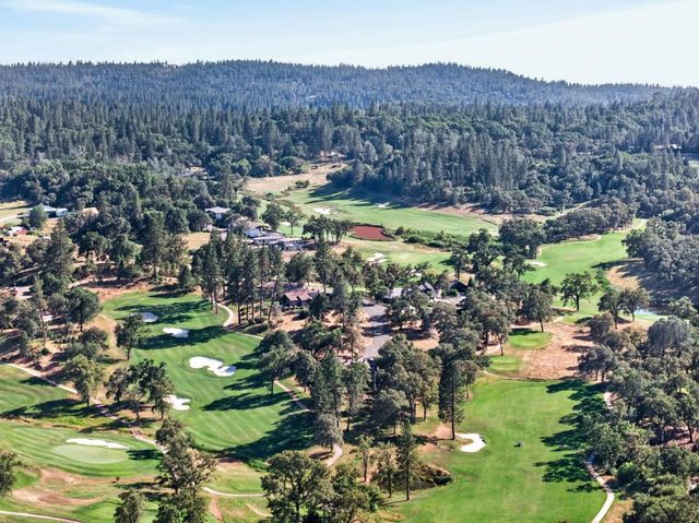 23310 Darkhorse Dr, Auburn, CA 95602