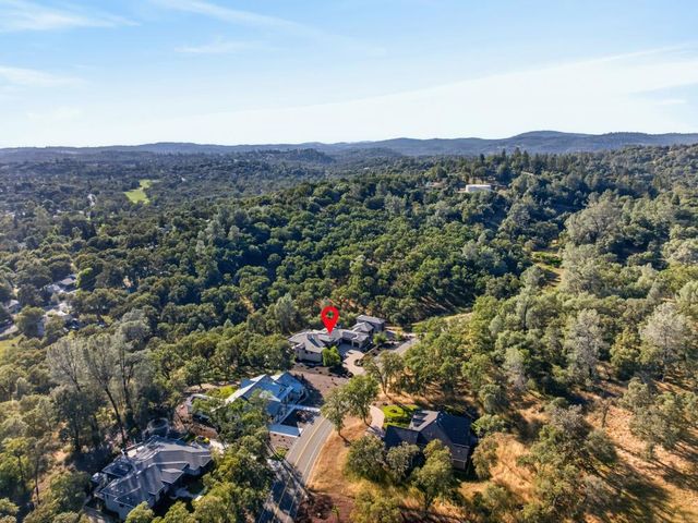 23310 Darkhorse Dr, Auburn, CA 95602